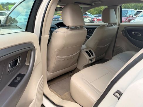 Used 2011 Ford Taurus SEL FWD image 6