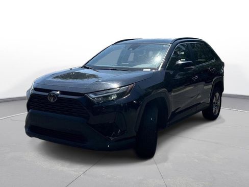 Used 2025 Toyota RAV4 XLE FWD image 2