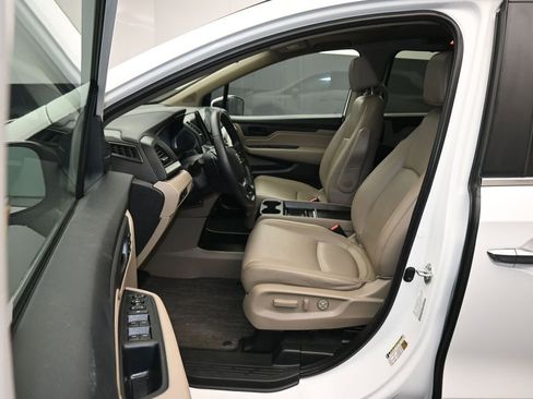 Used 2024 Honda Odyssey EX-L image 11
