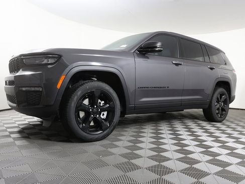 Used 2025 Jeep Grand Cherokee L Limited w/ Black Appearance Package image 1