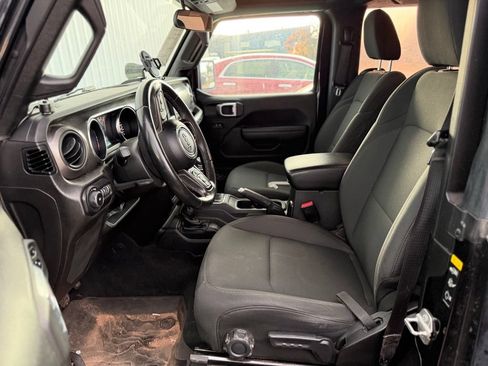 Used 2022 Jeep Wrangler Sport AWD/4WD image 2