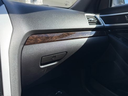 Used 2015 Ford Explorer Limited image 39