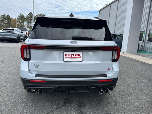 New 2026 Ford Explorer ST w/ Sun And Sound Package image 5