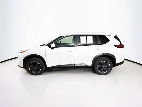 Used 2024 Nissan Rogue SV FWD image 7