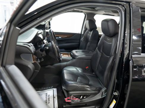 Used 2020 Cadillac Escalade ESV Luxury w/ Escalade Sport Edition AWD/4WD image 16