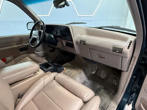 Used 1994 Ford Explorer 4WD 4-Door image 25