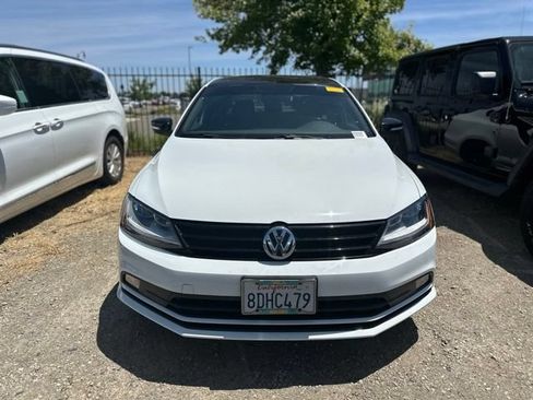 Used 2018 Volkswagen Jetta Sport FWD image 2