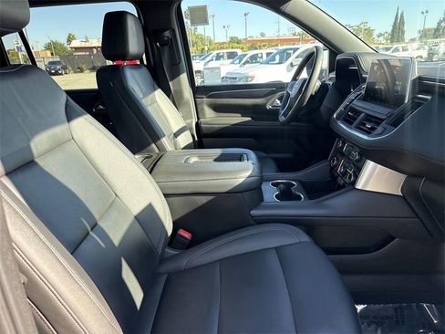 Used 2024 Chevrolet Suburban LT image 26