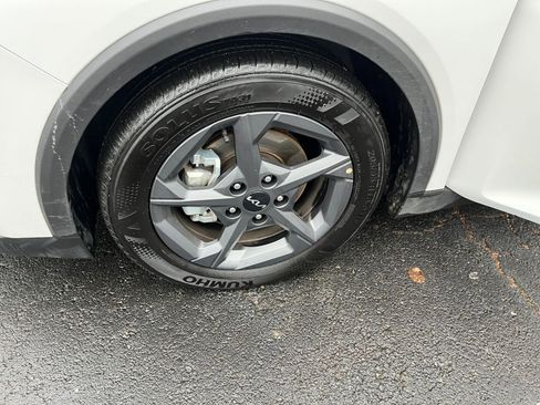 Used 2025 Kia K4 LXS image 28