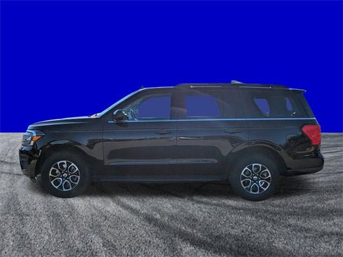 Certified 2024 Ford Expedition XLT image 7