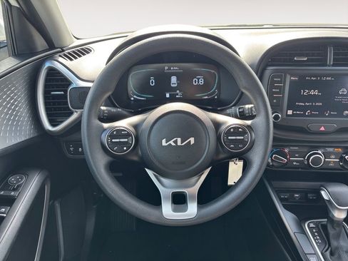 Used 2025 Kia Soul LX FWD image 15