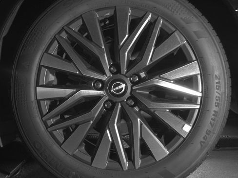 Used 2025 Nissan Altima 2.5 SV image 14