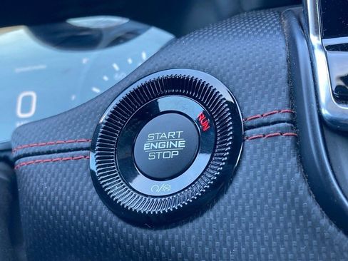 Used 2025 Jeep Compass Trailhawk image 18