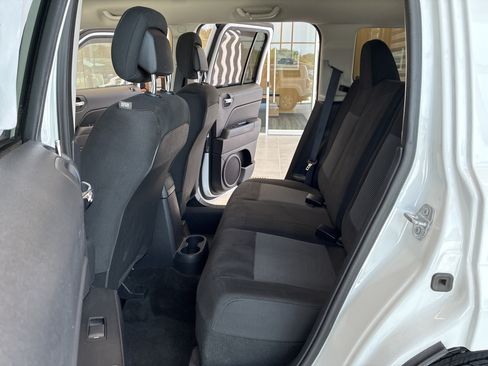 Used 2016 Jeep Patriot Sport w/ Power Value Group AWD/4WD image 10