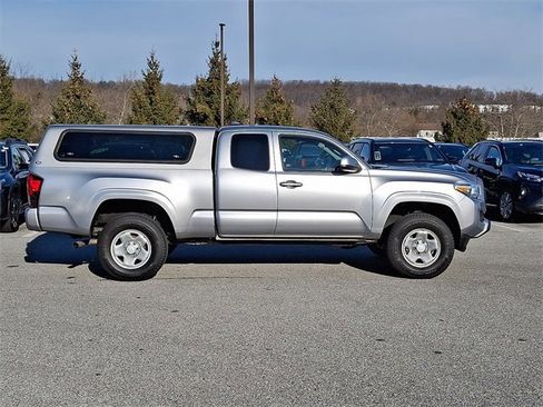 Certified 2020 Toyota Tacoma SR image 7