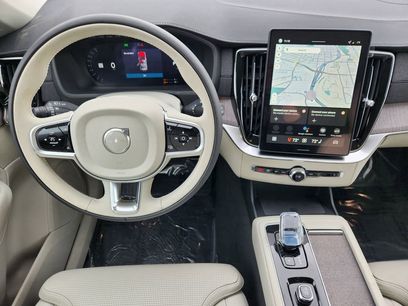 New 2026 Volvo XC90 T8 Ultra w/ Protection Package