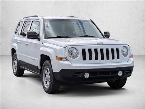 Used 2016 Jeep Patriot Sport w/ Power Value Group FWD image 3