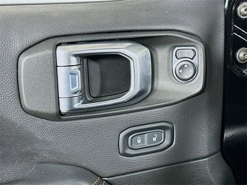Used 2022 Jeep Wrangler Unlimited Sahara image 10