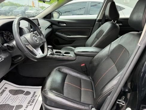 Used 2022 Nissan Altima 2.5 SR FWD image 11