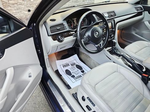 Used 2015 Volkswagen Passat TDI SEL Premium image 8