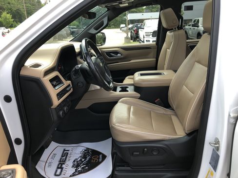 Used 2021 Chevrolet Tahoe Premier w/ Premium Package AWD/4WD image 13