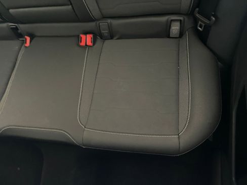 Used 2025 Volkswagen Taos SE image 35