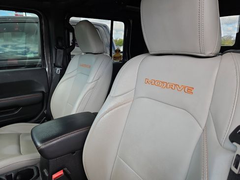Used 2021 Jeep Gladiator Mojave w/ Dual Top Group AWD/4WD image 8