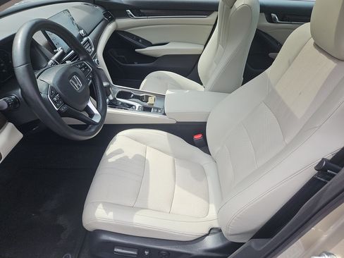 Used 2018 Honda Accord Touring image 28