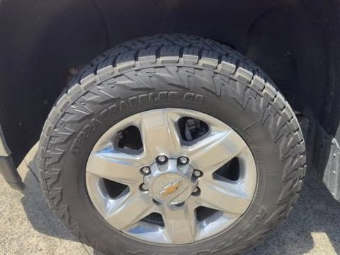 Used 2021 Chevrolet Silverado 3500 LTZ w/ LTZ Premium Package AWD/4WD image 12