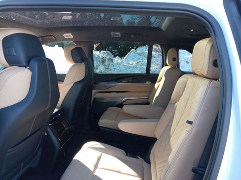 Used 2025 Cadillac Escalade IQ Sport 2 w/ LPO, ONYX Package image 24