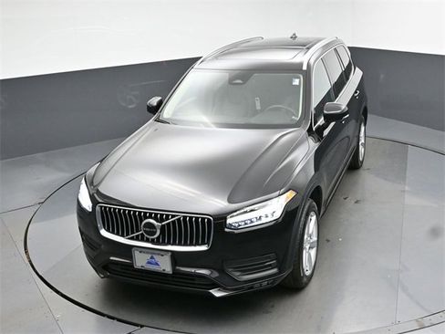 Used 2023 Volvo XC90 B5 Core image 45