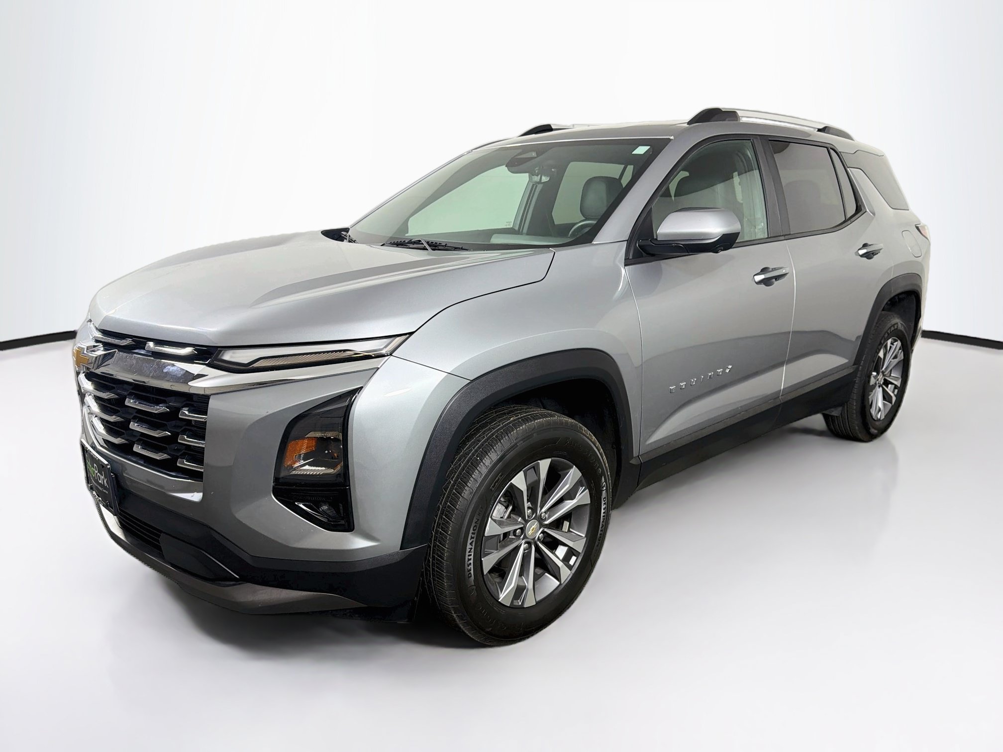 Used 2025 Chevrolet Equinox LT w/ Convenience Package II FWD image 3