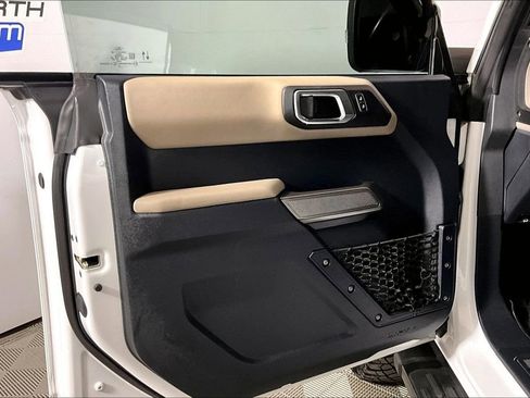 Used 2022 Ford Bronco Wildtrak image 18