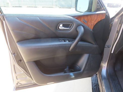 Used 2015 INFINITI QX80 2WD w/ Deluxe Technology Package image 27