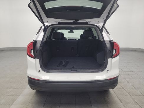 Used 2022 GMC Terrain SLE w/ Driver Convenience Package image 29