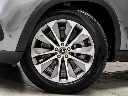 Used 2023 Mercedes-Benz GLE 450 4MATIC w/ Premium Package image 3