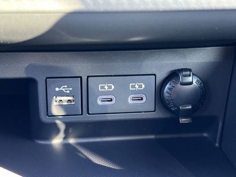 New 2026 Toyota Highlander XLE image 25