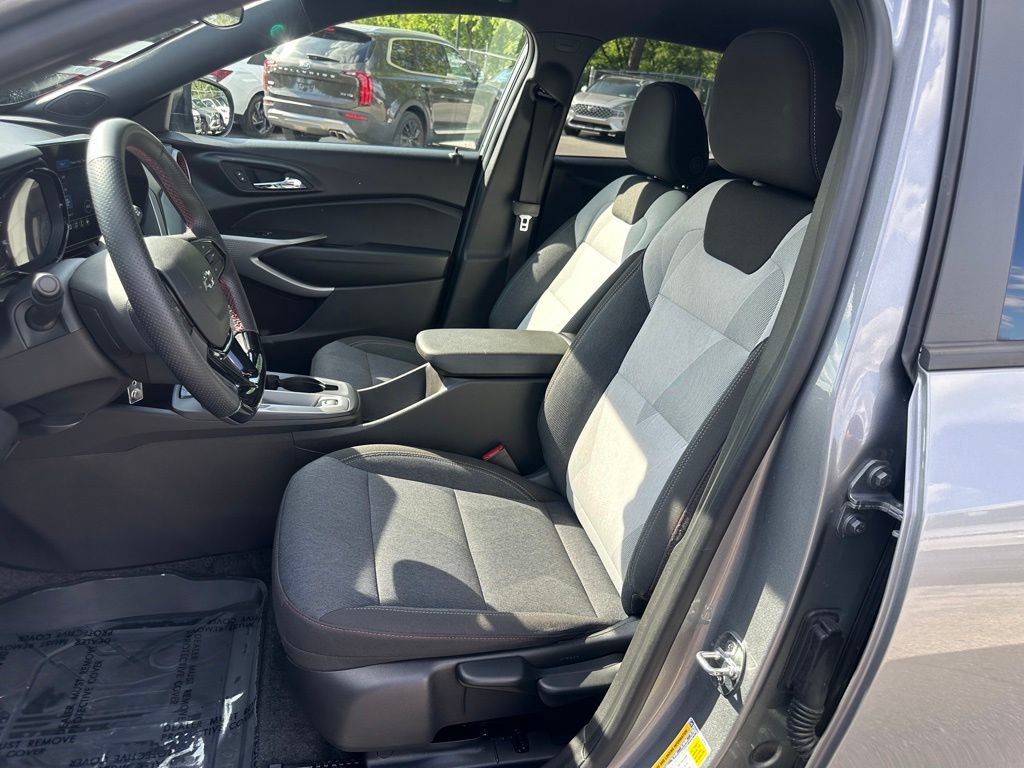 Used 2024 Chevrolet Trax RS w/ Driver Confidence Package FWD image 13