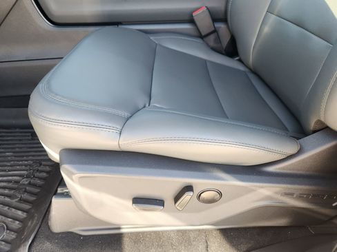 New 2026 Ford Expedition Active RWD image 23