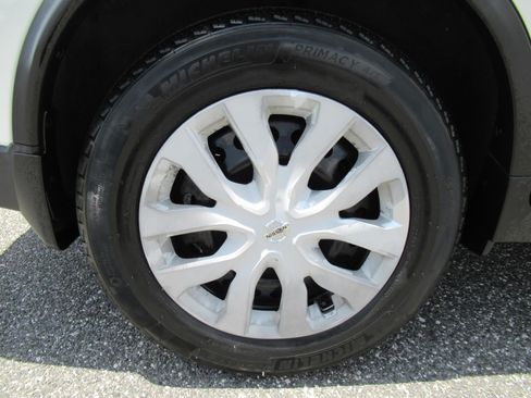 Used 2020 Nissan Rogue S FWD image 8