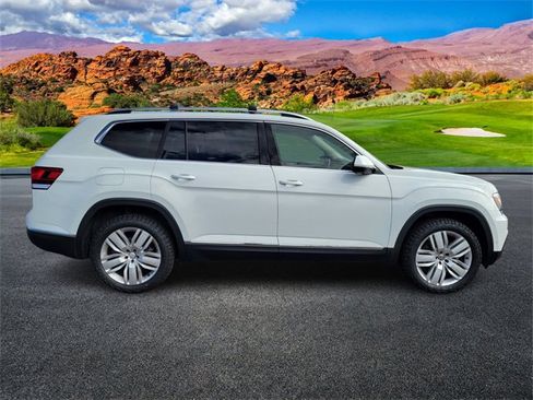 Used 2018 Volkswagen Atlas SEL Premium image 3