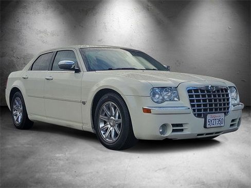 Used 2006 Chrysler 300 C image 2