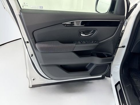 New 2026 Honda Pilot Sport image 26