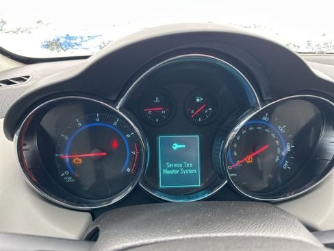 Used 2016 Chevrolet Cruze LT w/ Sun And Sound Package image 22