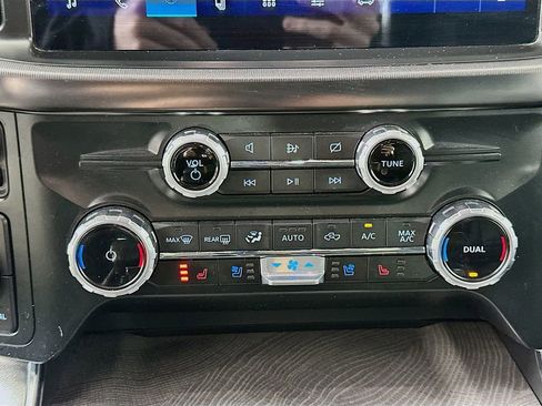 Used 2023 Ford F150 Platinum image 16