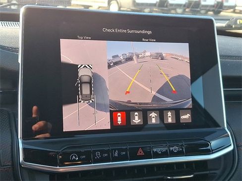 Used 2024 Jeep Compass Trailhawk w/ Trailhawk Elite Group image 18