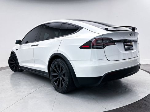 Used 2022 Tesla Model X Plaid image 2