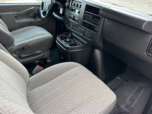 Certified 2024 Chevrolet Express 3500 LT w/ LT Preferred Equipment Group RWD image 20