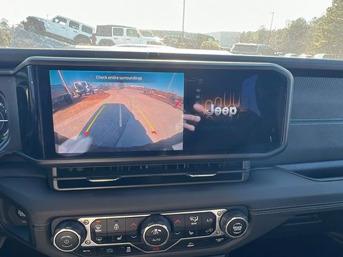 Used 2025 Jeep Wrangler Unlimited Rubicon 4xe w/ Convenience Group image 29