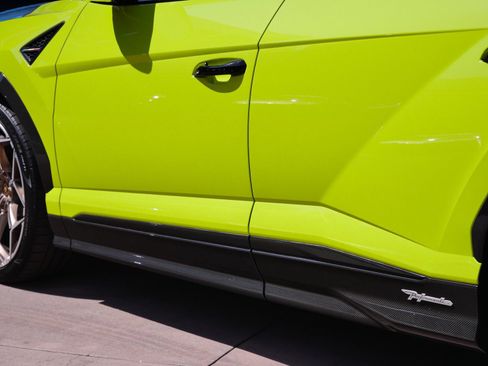 Used 2024 Lamborghini Urus Performante AWD/4WD image 16
